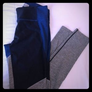 Outdoor Voices Leggings . Sz. M